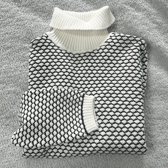 Women’s high neck 100% cotton sweater- pre loved and in great condition - Picture 5 of 8